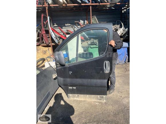 Renault trafic sol ön kapı