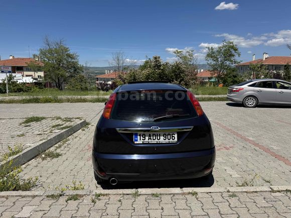 FORD FOCUS 1.6 CHİA PAKET SANROOFLU