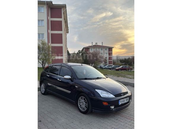 FORD FOCUS 1.6 CHİA PAKET SANROOFLU
