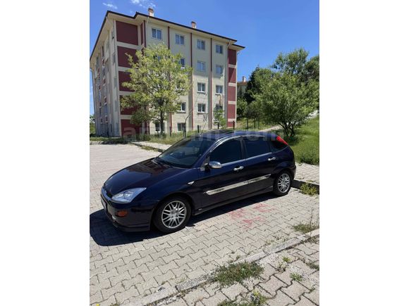 FORD FOCUS 1.6 CHİA PAKET SANROOFLU