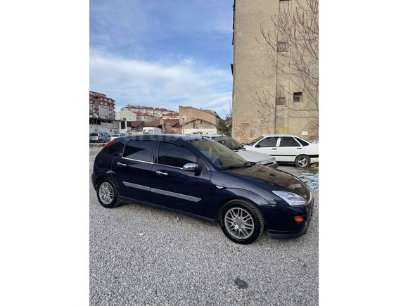 FORD FOCUS 1.6 CHİA PAKET SANROOFLU