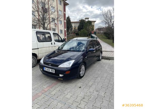 FORD FOCUS 1.6 CHİA PAKET SANROOFLU