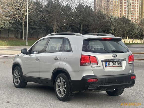 2011 MODEL KİA SORENTO 4X4 FUL+FUL OTOMATİK CAMTAVAN+ISITMA