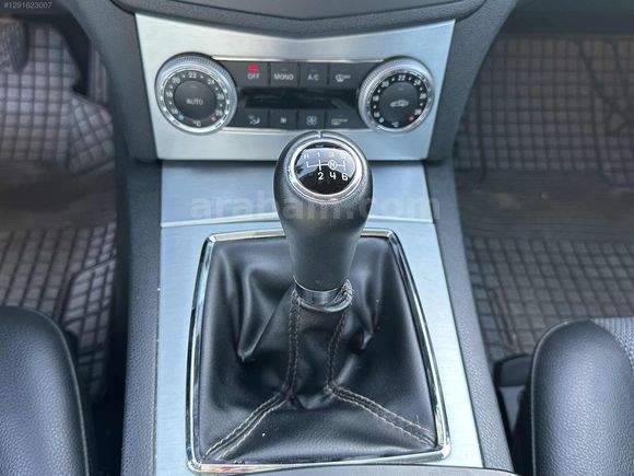 ULS MOTORS'DAN TR'DE TEK-MERCEDES C200 KOMPRESSOR- DÜŞÜK KM
