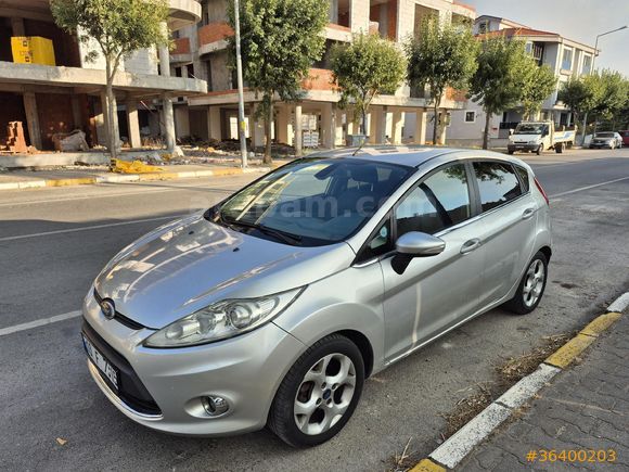 Sahibinden Ford Fiesta 1.4 Titanium 2011 Model