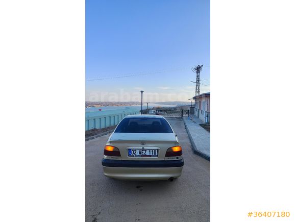 Toyota Avensis 2.0 Sol 2001 Model