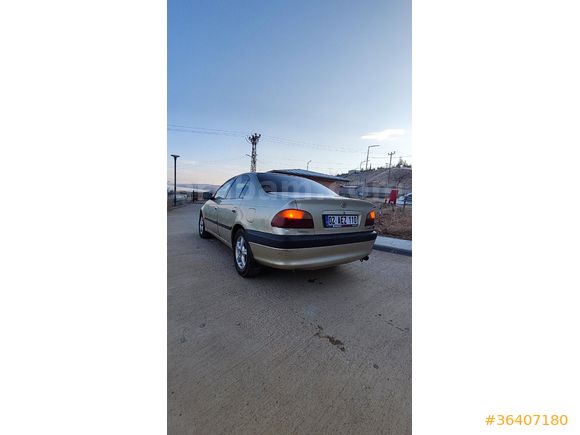 Toyota Avensis 2.0 Sol 2001 Model