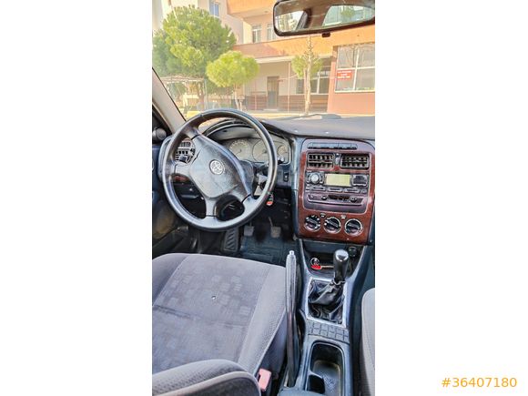 Toyota Avensis 2.0 Sol 2001 Model