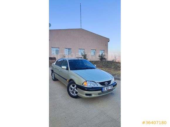 Toyota Avensis 2.0 Sol 2001 Model