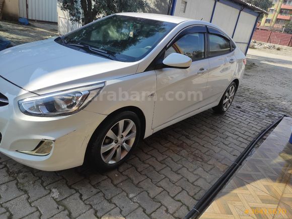 Sahibinden Hyundai Accent Blue 1.6 CRDI Mode Plus 2017 Model  82.700 km Beyaz