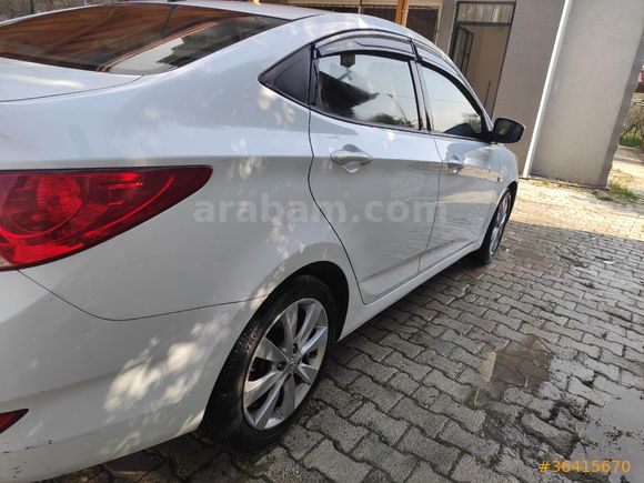 Sahibinden Hyundai Accent Blue 1.6 CRDI Mode Plus 2017 Model  82.700 km Beyaz