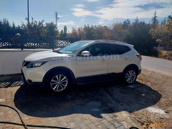 Sahibinden Nissan Qashqai 1.6 dCi Sky Pack 2016 Model  203.000 km Beyaz