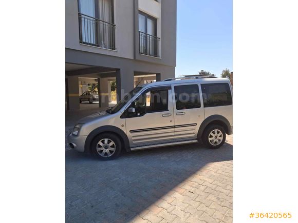 Ford transit connet 110 luk akıllı ekran ve arka tarafında çeki demiri taktırılmıştır 