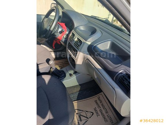 Sahibinden Renault Clio 1.4 Authentique 2005 Model