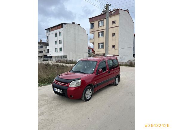 Sahibinden Citroen Berlingo 1.9 D X 2004 Model  266.000 km Kırmızı