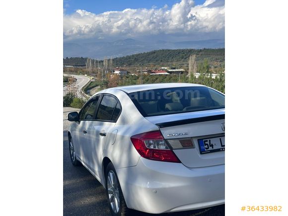 Sahibinden Honda Civic 1.6 i-VTEC Eco Premium 2014 Model