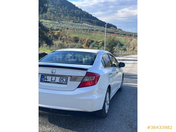 Sahibinden Honda Civic 1.6 i-VTEC Eco Premium 2014 Model
