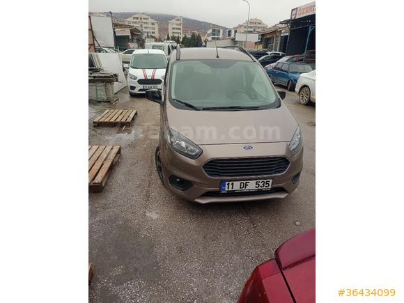 Sahibinden Ford Tourneo Courier 1.5 TDCi Titanium Plus 2022 Model