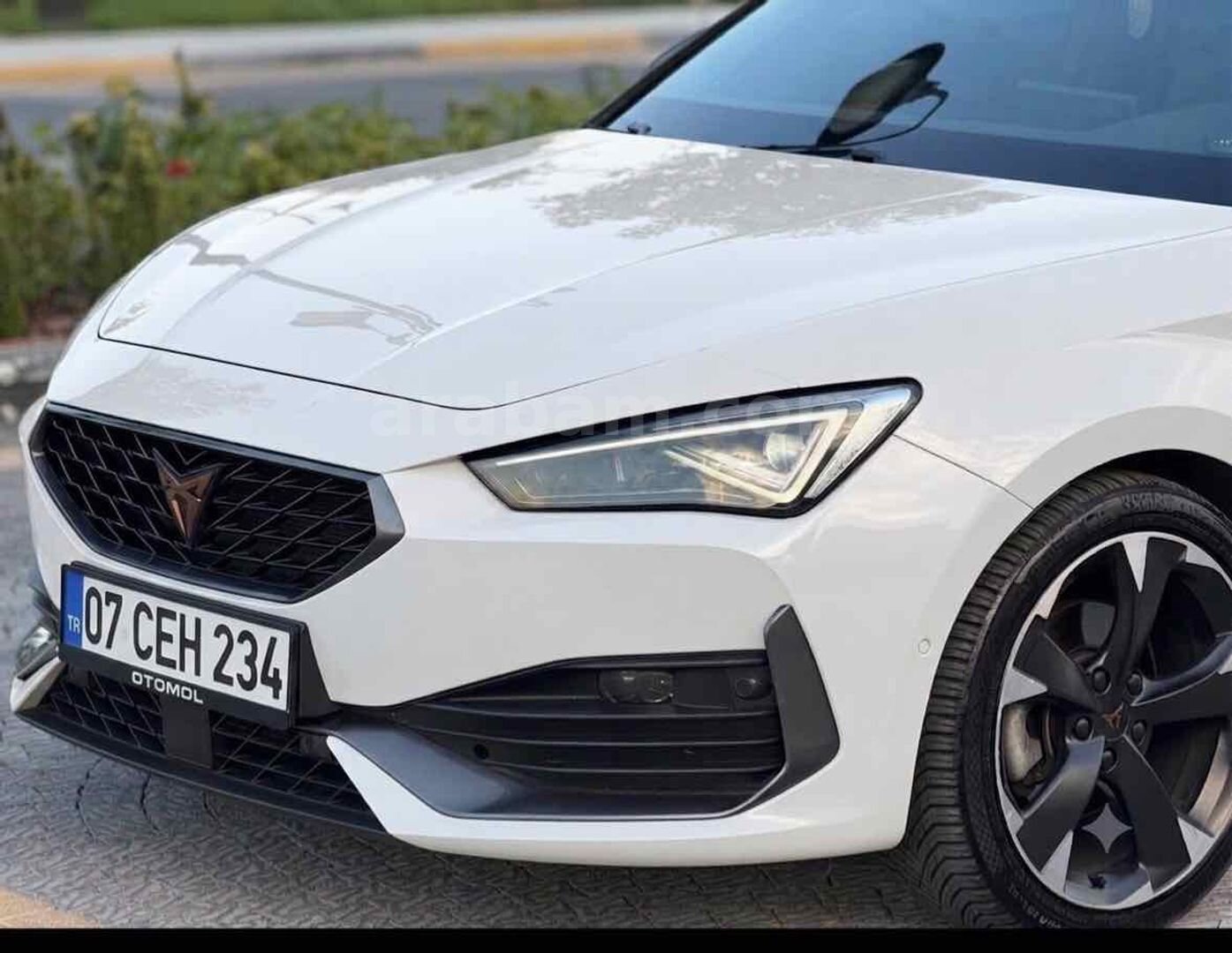 Sahibinden Cupra Leon 1.5 eTSI Standart 2023 Model Antalya 60.000 km Beyaz 4