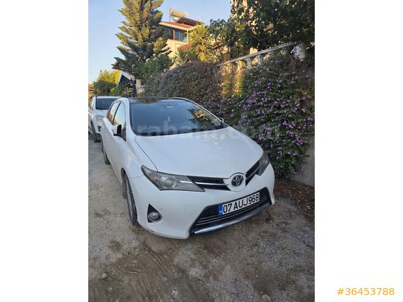Sahibinden Toyota Auris 1.4 D-4D Premium 2014 Model Hatay