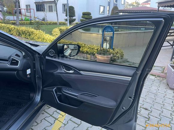Servis Bakımlı Sahibinden Honda Civic 1.6 i-VTEC Elegance 2021 Model  100.000 km Füme