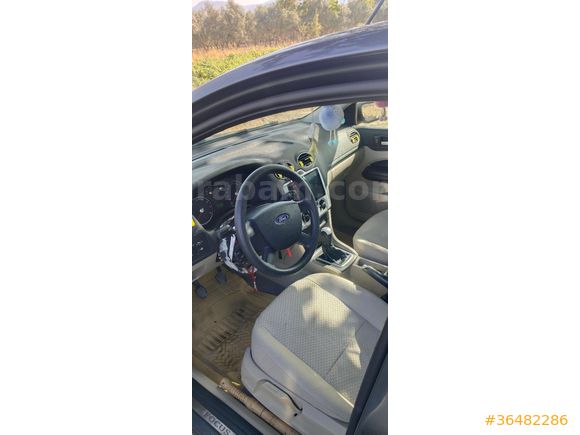 Sahibinden Ford Focus 1.6 Trend 2005 Model