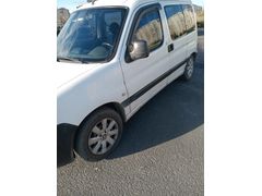 sahibinden  ikinci el 2004 partner çift sürgü tek bagaj kapağı kazasız aile garaj aracıdır. l