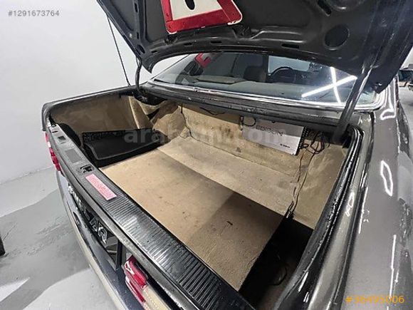 NOSCAR DAN ORJİNAL MERCEDES 560 SEC COUPE CLASİC