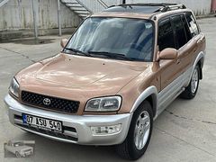 TOYOTA RAV4 MANUEL SANRUF LPG DEĞİŞENSİZ BÖYLESİ YOK