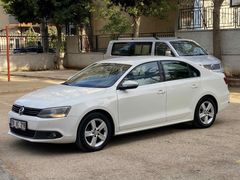 2013 MODEL BOYASIZ HATASIZ İLK SAHİBİNDEN OTOMATİK 1.4TSİ JETTA