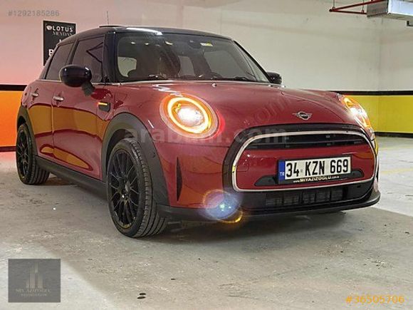 2022 MİNİ COOPER 1.5 SİGNATURE BOYASZ BAKIMLI 42KM ORJ ÇİFT RENK