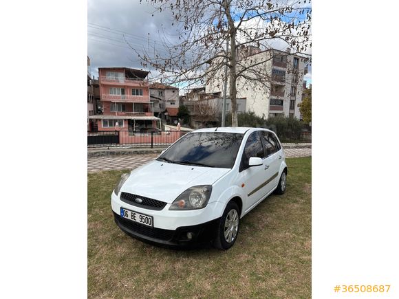 Memurdan Temiz 7.sahibinden Ford Fiesta 1.4 Comfort 2007 Model  230.000 km Beyaz