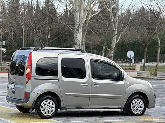 DENİZLİ OTOMOTİV DEN 2011 KANGOO Multix CONBİ 1.5 EXPRESSİON