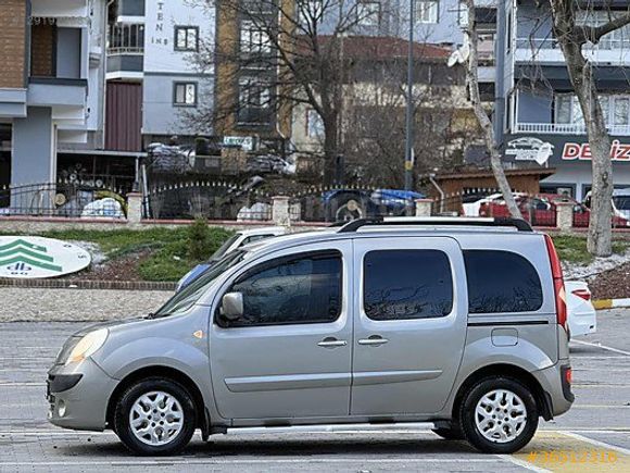 DENİZLİ OTOMOTİV DEN 2011 KANGOO Multix CONBİ 1.5 EXPRESSİON