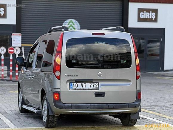 DENİZLİ OTOMOTİV DEN 2011 KANGOO Multix CONBİ 1.5 EXPRESSİON