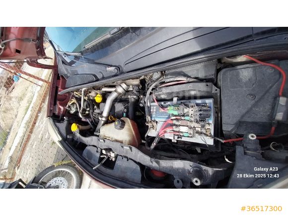 Sahibinden Renault Kangoo Multix 1.5 dCi Authentique 2009 Model  354.000 km Bordo