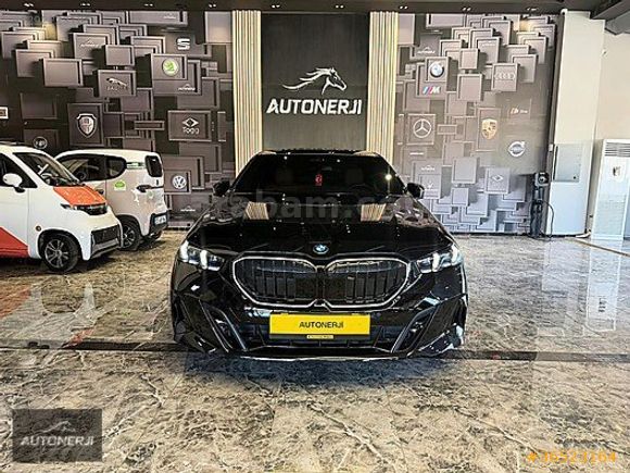 AUTONERJİ'DEN 2025 BMW 520İ EDİTİON M SPORT SHADOW ARKA AKS OTON