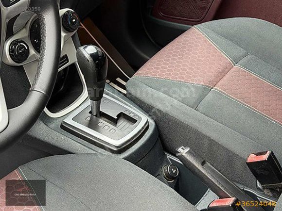 2011 OTOMATİK VİTES TİTANİUM PAKET 145,000 KM