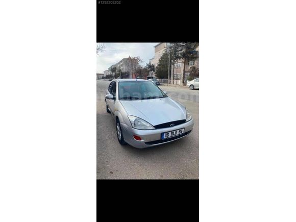 GLORİA'DAN 2002 FOCUS TERTEMİZ AİLE ARACI MOTOR YÜRÜYEN GÜZEL