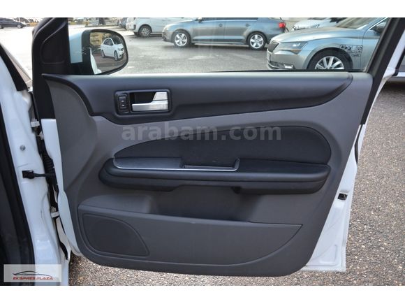 EKSPRES PLAZA'DAN 2011 FORD FOCUS 1.6 TDCI COLLECTION