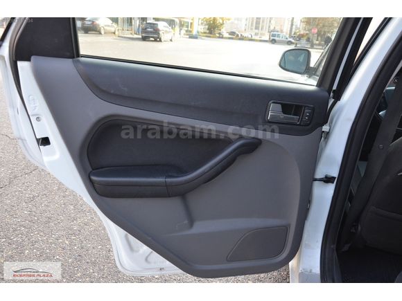 EKSPRES PLAZA'DAN 2011 FORD FOCUS 1.6 TDCI COLLECTION