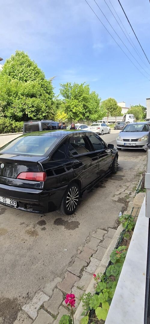 Sahibinden Alfa Romeo 146 1.4 TS 1998 Model İstanbul 267.000 km Siyah 3