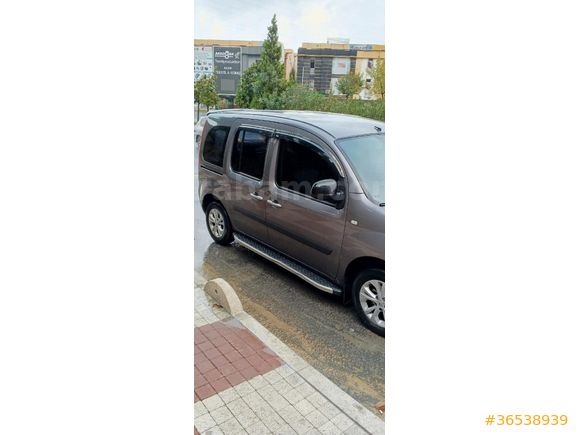 Sahibinden Renault Kangoo Multix 1.5 dCi Touch 2017 Model