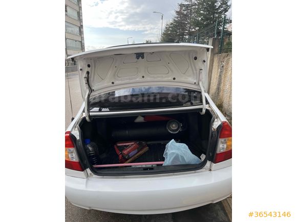 Sahibinden Hyundai Accent 1.3 LX 2000 Model Beyaz