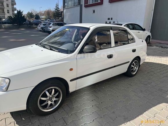 Sahibinden Hyundai Accent 1.3 LX 2000 Model Beyaz