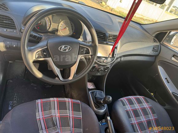 Sahibinden Hyundai Accent Blue 1.6 CRDI Biz 2015 Model  200.000 km Beyaz