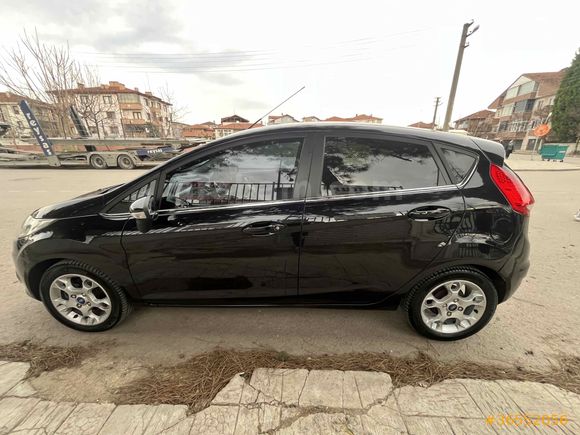 Sahibinden Ford Fiesta 1.4 Titanium 2012 Model