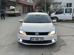 Sahibinden Volkswagen Jetta hatasız boyasız
205.oooKM