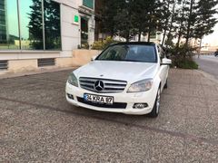 2.Sahibinden Mercedes - Benz C 200 Kompressor Avantgarde 2009 Model  105.000 km Beyaz