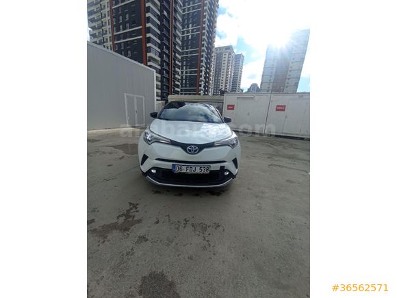 Sahibinden Toyota C-HR 1.8 Hybrid Dynamic 2017 Model